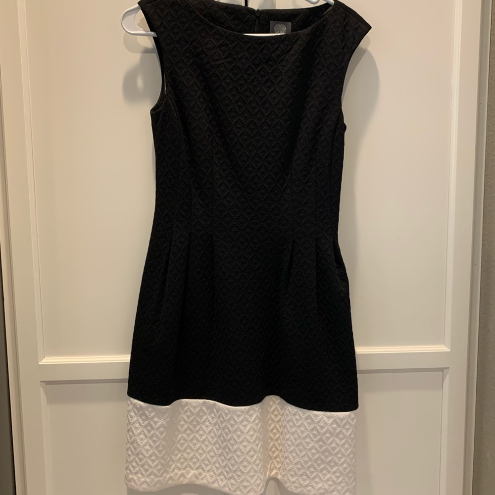 Beautiful, sophisticated Vince Camuto black and white dress